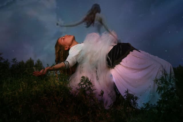 Qu’est ce qu’une séance d’Hypnose Transpersonnelle® (hypnose régressive et spirituelle) ?